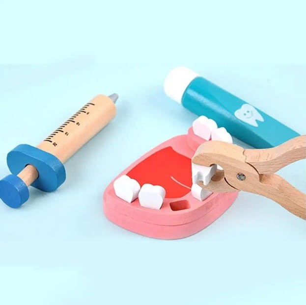 Zestaw mały lekarz dentysta drewniane akcesoria w tubie